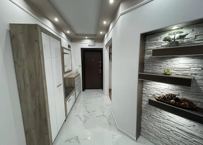 Deluxe Karina-free Parking Apartment