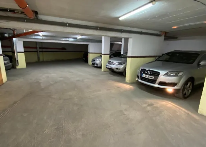 Deluxe Karina-free Parking Apartment *